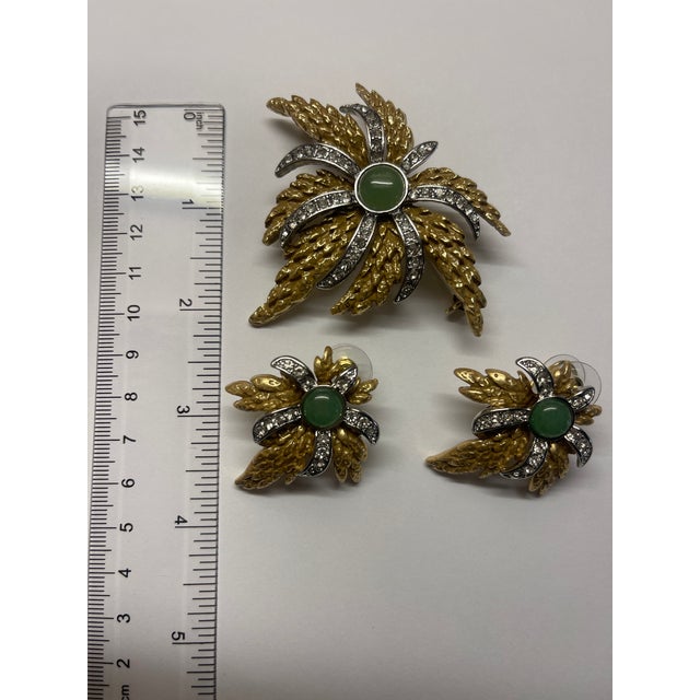 1920s Gold/Jade Pin & Earring Set, 3 Pieces For Sale In Los Angeles - Image 6 of 6