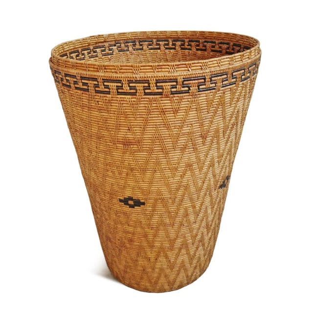 Large Vintage Sumatra Tribal Boho Woven Basket W/Lid For Sale In Los Angeles - Image 6 of 12