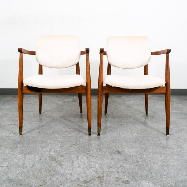 Mid-Century Modern Mid Century Modern Armchairs Dining Chairs Walnut Wood 2 Two White American Pair For Sale - Image 3 of 12