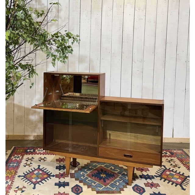 English Teak Bar, 1970s For Sale - Image 3 of 18
