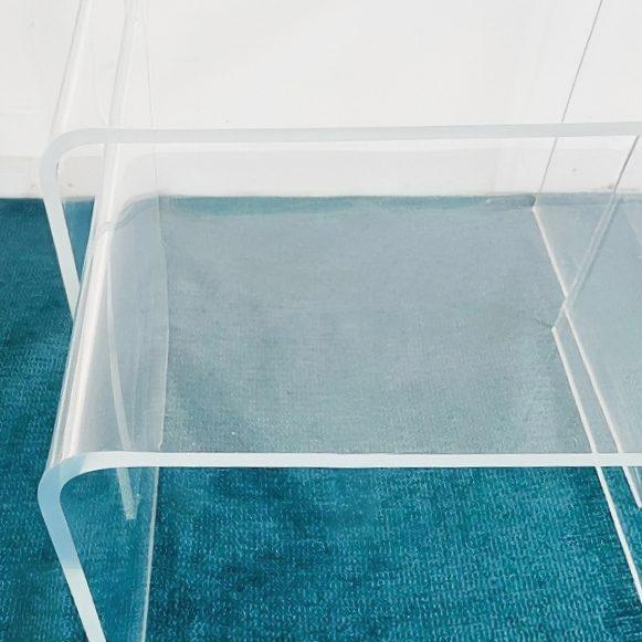 Mid-Century Italian Space Age Acrylic Glass Nesting Tables, 1970s, Set of 2 For Sale - Image 5 of 9