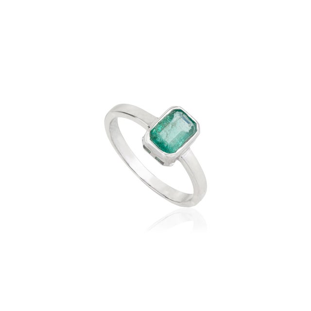 Art Deco 0.57 Carat Natural Emerald Classic Solitaire Ring in 925 Silver- Size 7 For Sale - Image 3 of 10