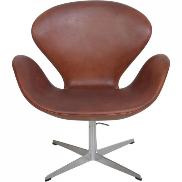 Vintage Swan Chair in Leather by Arne Jacobsen, 1969 For Sale - Image 16 of 16