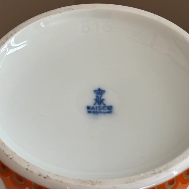 Mid-20th Century Chinoiserie Porcelain Ginger Jar W/ Bird Motif For Sale - Image 17 of 18