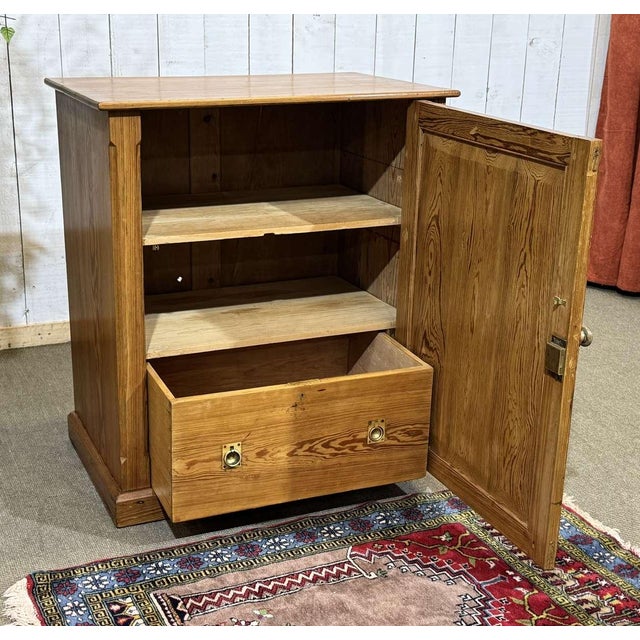 20th Century English Single-Door Sideboard in Pitch Pine For Sale - Image 12 of 13