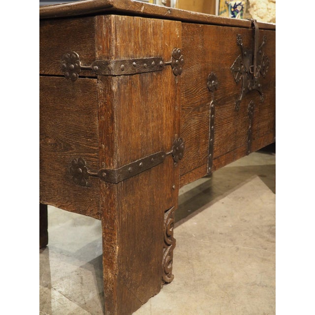 Circa 1600 German Oak Stollentruhe Trunk, Original Iron and Butterfly Lock Plate For Sale - Image 17 of 18
