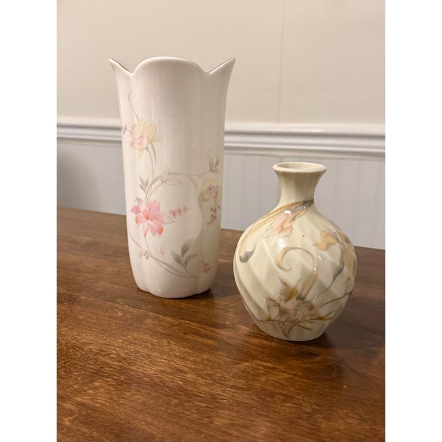 Late 20th Century Fine China of Japan Floral Vase and French Orchid Bud Vase by Toyo Japan For Sale - Image 6 of 12