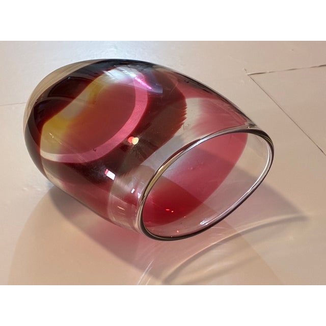 Cream 2003 Caleb Siemon Signed Studio Art Glass Oval Sommerso Vase - Ruby & Cream For Sale - Image 8 of 14