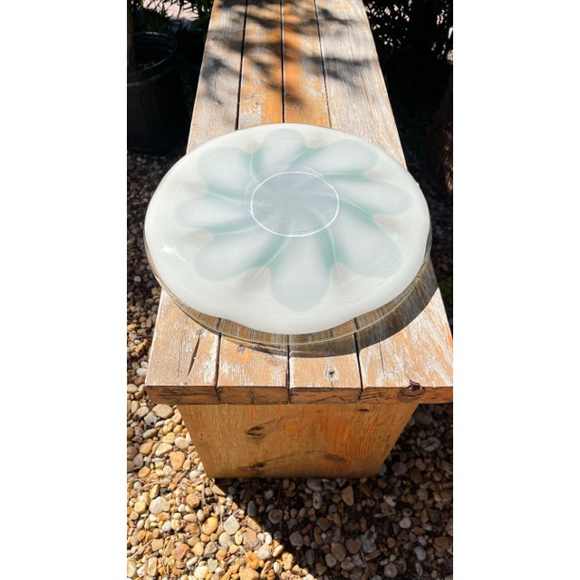 Flygsfors 1955 Paul Kedelv for Flygsfors Coquille Milky White and Green Glass Plate For Sale - Image 4 of 5