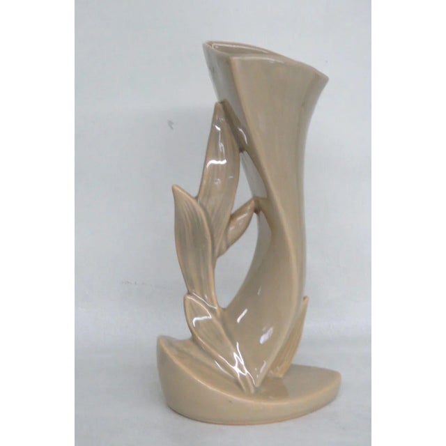 Roseville 1004-9 Mayfair Mid Century Art Deco Tan Pottery Ceramic Vase For Sale - Image 12 of 13