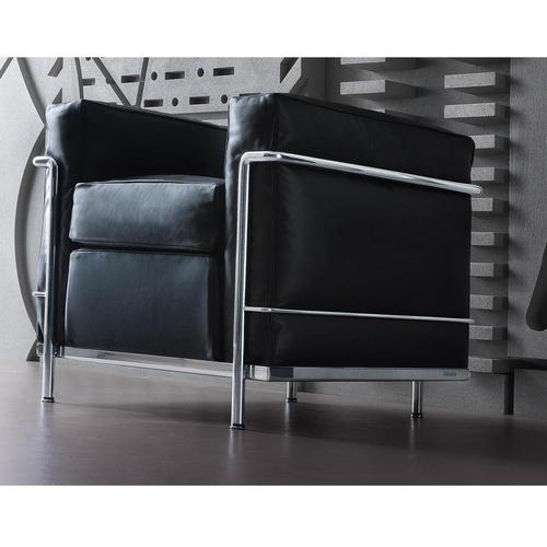 Metal LC2 Poltrona Armchair by Le Corbusier, Jeanneret, and Charlotte Perriand for Cassina For Sale - Image 7 of 13