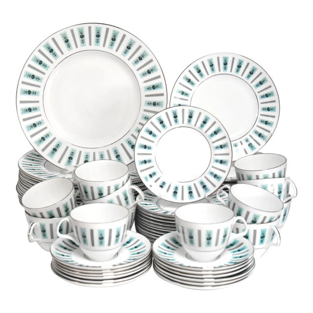 Mid 20th Century Modern Foley English Bone China Dinner Service for Twelve- 60 Pieces For Sale