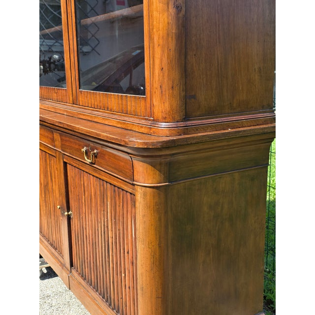 Wood Venetian Charles X Bookcase in Walnut, with Shutter Doors, 19th Century, 1830 For Sale - Image 7 of 13
