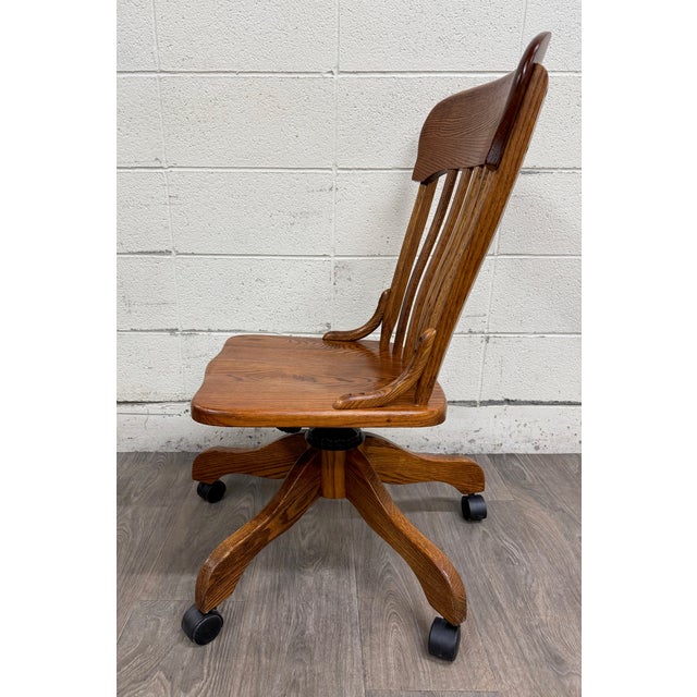 Late 20th Century Vintage Tiger Oak Adjustable Swivel Desk Banker Lawyer Jury Office Chair For Sale - Image 5 of 10