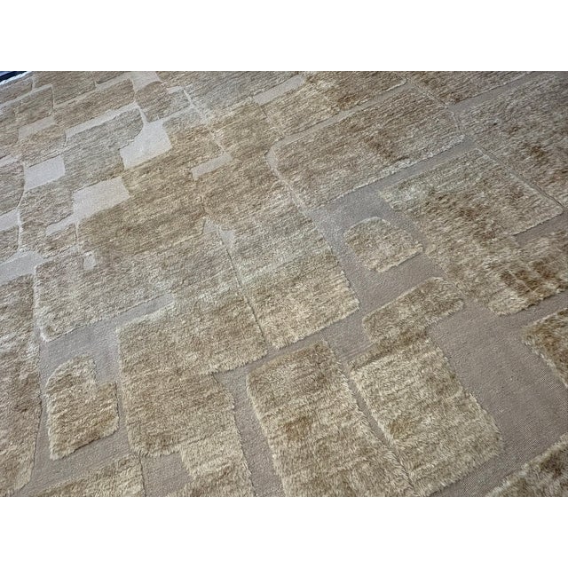 Rh Ilyas Hand-Knotted Wool Rug — 10' × 14' Camel | 100% Wool | Sculpted Texture For Sale In Columbus - Image 6 of 18