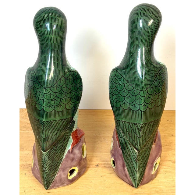 Pair 20th Century Chinese Export Famille Verte Porcelain Parrots, Kangxi Style For Sale - Image 12 of 18