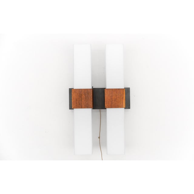 The lamp is executed with 4x e14 edison screw fit bulb. It is wired and in working condition. It runs both on 110 / 230...