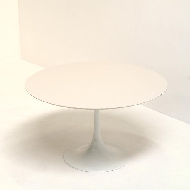 White DF2000 Series Pedestal Dining Table by Raymond Loewy for Doubinski Frères, 1960s For Sale - Image 8 of 13