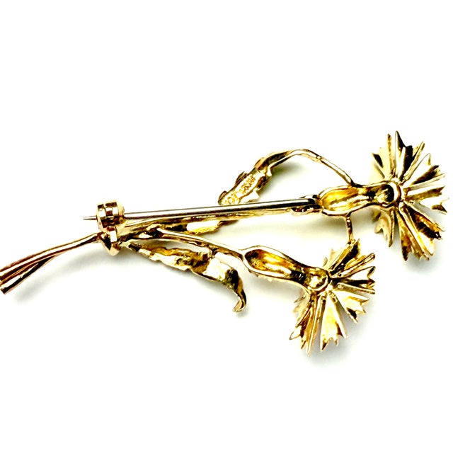 Vintage Italian 18k Gold Ruby & Enamel Floral Brooch – Retro Unisex Lapel Pin For Sale - Image 11 of 12