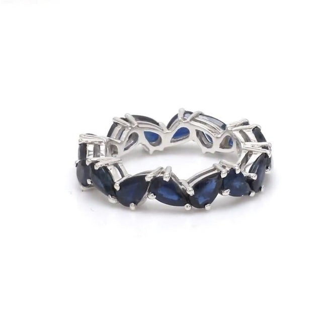 Natural 4.04 cts blue sapphire zig zag ring in 18k gold For Sale - Image 11 of 18