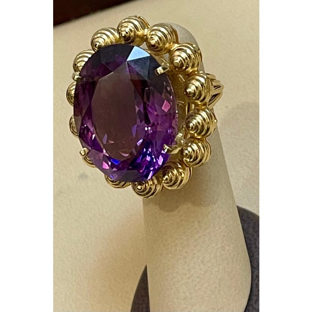 Amethyst 50 Carat Amethyst Cocktail Ring in Solid 18 Karat Yellow Gold 29 Grams For Sale - Image 8 of 18