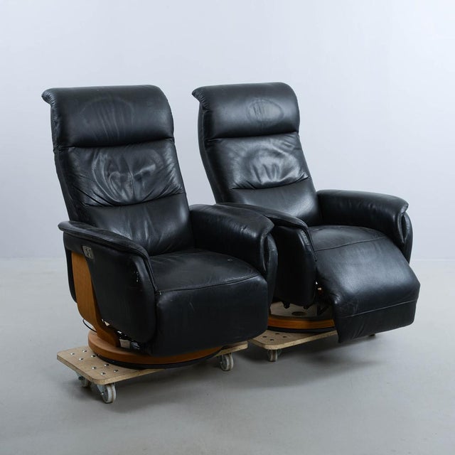 High-Back Leather Recliner Chairs, 1980s, Set of 2 For Sale - Image 6 of 9