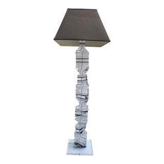 Tall Mid-Century Stacked Lucite & Black Acrylic Floor Lamp For Sale