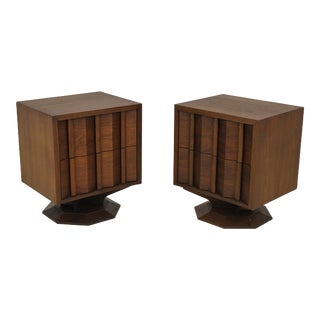 Pair Mid Century Modern Walnut Nightstands For Sale