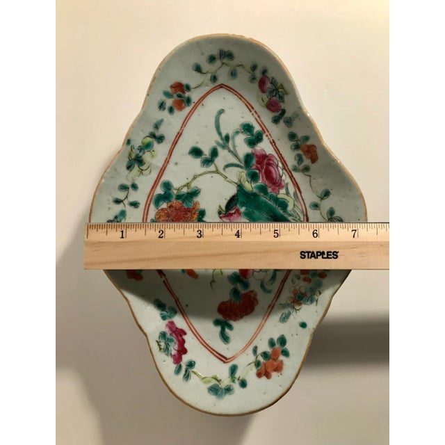 Ceramic 1900 - 1909 Late Qing Dynasty Footed Oval Footed Pedestal Dish For Sale - Image 7 of 9