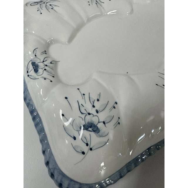 Vintage Italian Ceramic Blue and White Cat Figurine on Pillow For Sale - Image 9 of 12