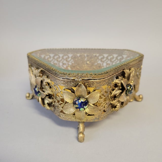 French Art Nouveau Gilt Bronze Perfume Set With 10" Bottles and Covered Box, c.1900 For Sale - Image 12 of 17