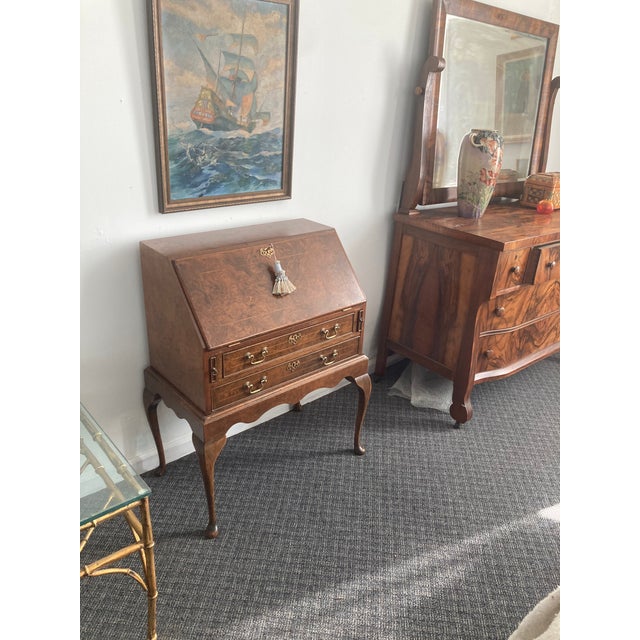 1920s Slant Top Queen Ann Desk Well Made Walnut Burl Writing Desk For Sale - Image 9 of 12
