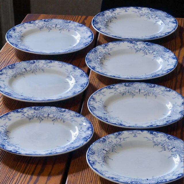 Rococo French Ironstone Dinner Plates from KG Lunéville Phoenix, 1878, Set of 7 For Sale - Image 3 of 9
