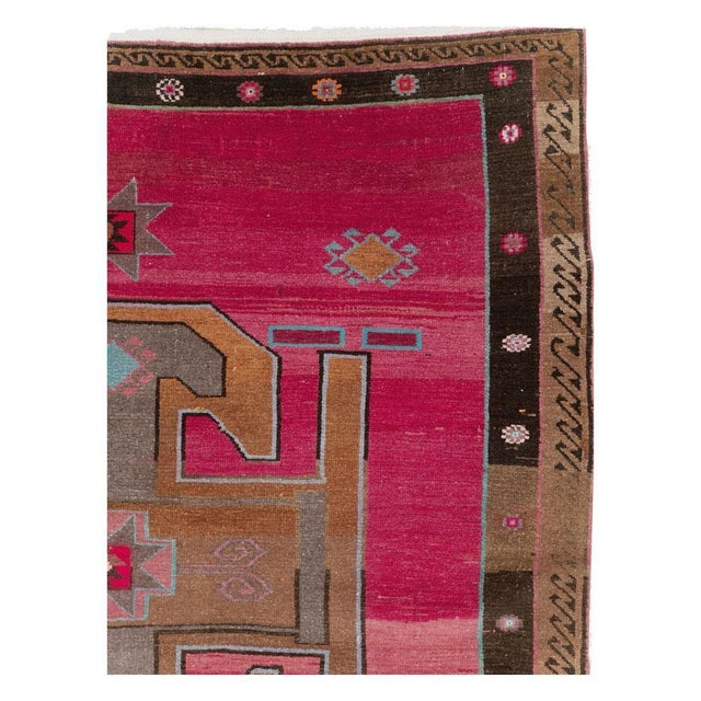 Tribal Galerie Shabab Collection Mid-20th Century Handmade Turkish Anatolian Long & Narrow Gallery Carpet For Sale - Image 3 of 10