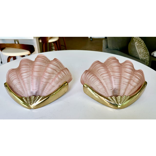 1940s Pair Art Deco Shell Clam Shaped Pink Glass Brass Wall Sconce For Sale - Image 5 of 18