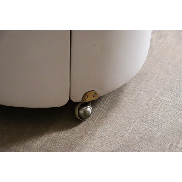 Dilly Dally Vanity in White Leather by Luigi Massoni for Poltrona Frau, Italy, 1968, Set of 2 For Sale - Image 12 of 13