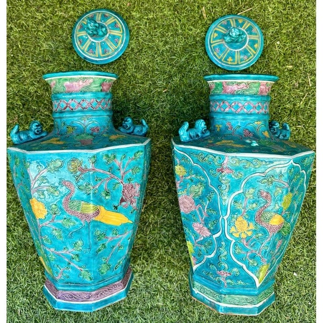Rare Pair of Chinese Turquoise-Ground Fahua Ware Octagonal Lidded Vases, Ming For Sale - Image 13 of 18