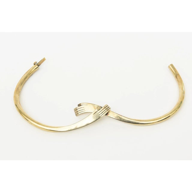 Vintage Los Castillo Hallmarked Brass Interlocking Hands Collar Sculptural Necklace MCM For Sale - Image 11 of 12