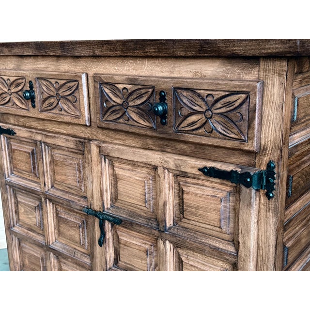 20th Century Catalán Spanish Dresser Carved in Walnut, 1920s For Sale - Image 11 of 18