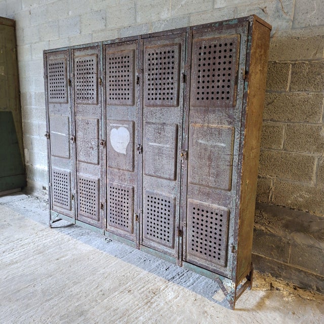 5-Door Storage Locker in Metal For Sale - Image 4 of 12