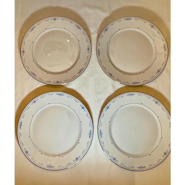 Shabby Chic New Vintage Lenox "Carolina" Fine Ivory China 20-Piece Dinnerware Set - Service for 4 For Sale - Image 3 of 10