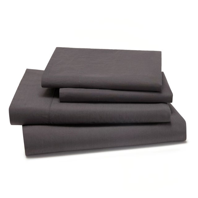 Like a perfectly worn in pair of jeans, our Lorimer Washed Percale Pillowcases exude a sense of familiarity and comfort....