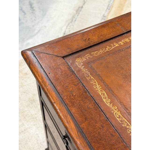 19th Century Antique English Georgian Mahogany Partners Desk With Tan Leather Inlaid Top and Brass Hardware For Sale - Image 5 of 9