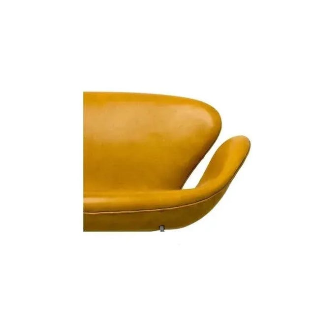 Late 20th Century Leather Swan Sofas by Arne Jacobsen for Fritz Hansen For Sale - Image 5 of 9