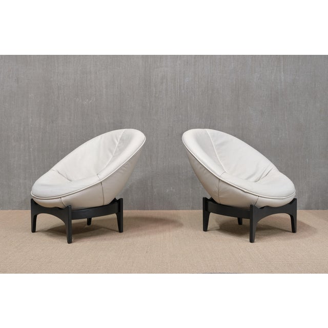Oval White Leather Armchairs by Emiel Veranneman for de Sede, Switzerland, 1992, Set of 2 For Sale - Image 15 of 16