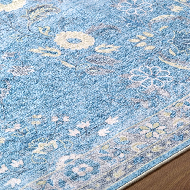 The Lavable area rug is the perfect addition to any space, adding beauty and sophistication. This machine woven rug is...