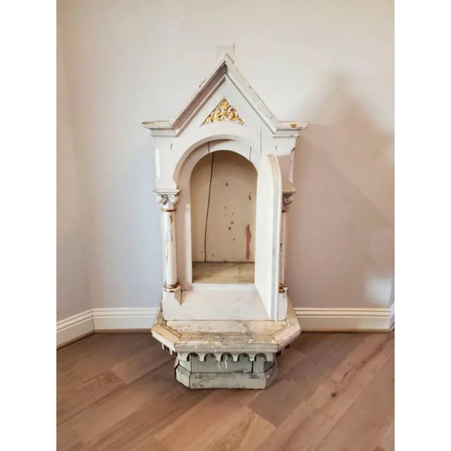 19th Century American Gothic Scarcity Cabinet / Altar Tabernacle For Sale - Image 4 of 11