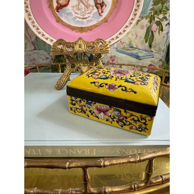 Chinoiserie Yellow Famille Rose Porcelain Lidded Box With Hand-Painted Florals and Metal Mount For Sale - Image 14 of 18