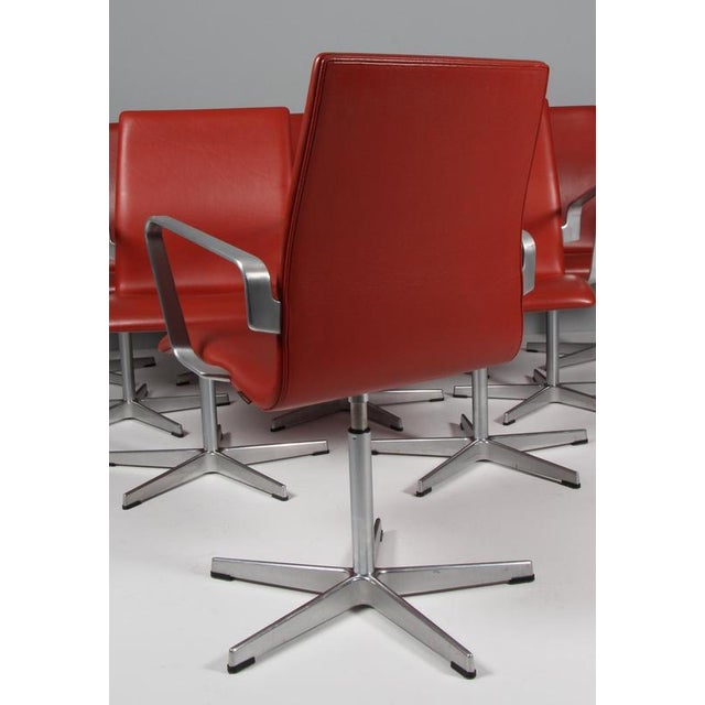 Oxford Armchair in Red-Brown Leather attributed to Arne Jacobsen for Fritz Hansen, 2010s For Sale - Image 9 of 10