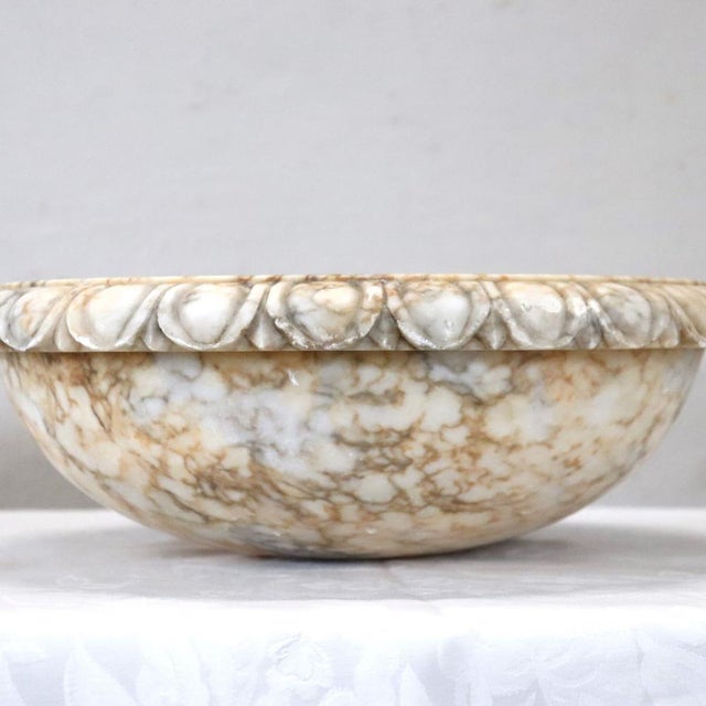 Stone 20th Century Circular Sink in Marble, 1890s For Sale - Image 7 of 13